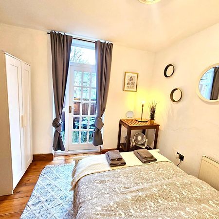לונדון Lovely 1 Bed Apartment 2 Min To Station מראה חיצוני תמונה
